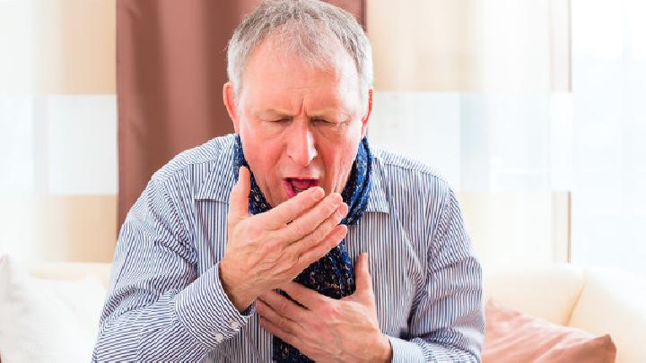 老年人在冬季如何预防慢性支气管炎的病发?