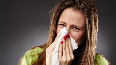 导致过敏性鼻炎的主要病因