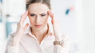 预防偏头痛要尽量避免过度劳累和忧虑