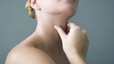 慢性咽炎的症状首先出现咽粘膜慢性充血