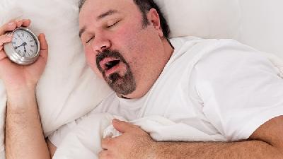 打呼嚕的癥狀主要是表現(xiàn)在睡眠前后