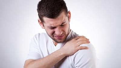 急性期肩周炎早期症状可以出现剧烈的疼痛