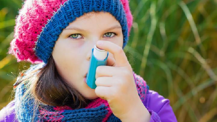请问换季时怎么预防哮喘呢?