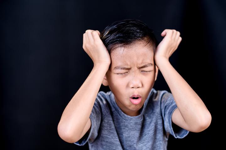 儿童多动症症状很容易导致孩子情绪不稳