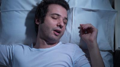 预防打呼噜要保持患者的卧室空气湿润