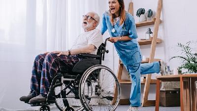帕金森可能是因?yàn)橐恍┯卸疚镔|(zhì)引發(fā)的