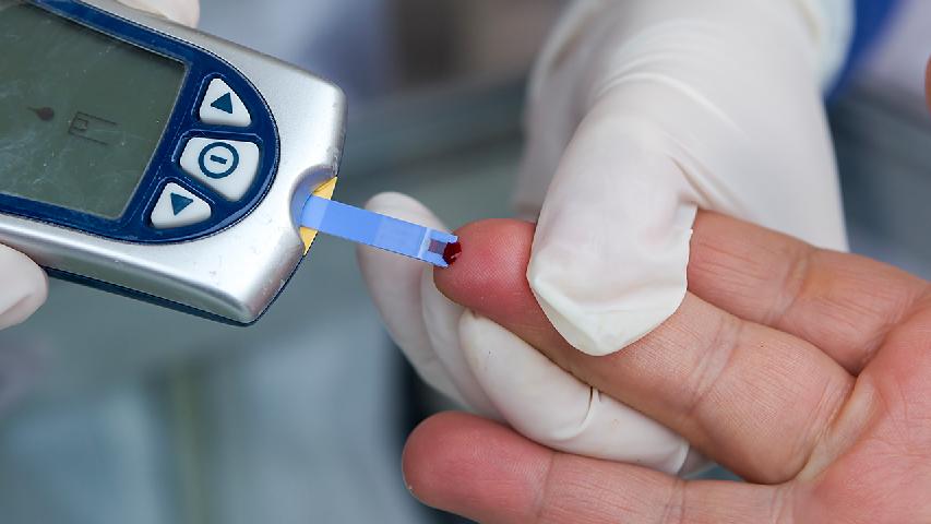 糖尿病肾病大多是由于两个因素导致的