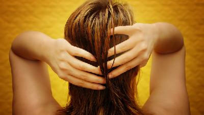 浅谈什么是脂溢性脱发的临床表现
