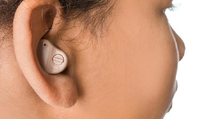 小儿侏儒-视网膜萎缩-耳聋综合征是怎么引起的？