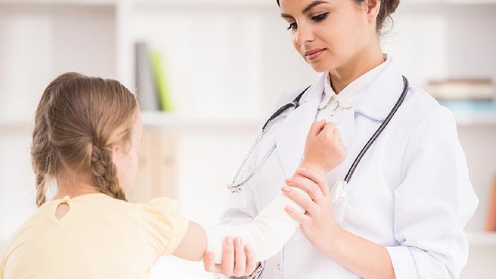 小儿色素性荨麻疹引发什么疾病？