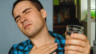 如何早期察觉出食道癌的症状