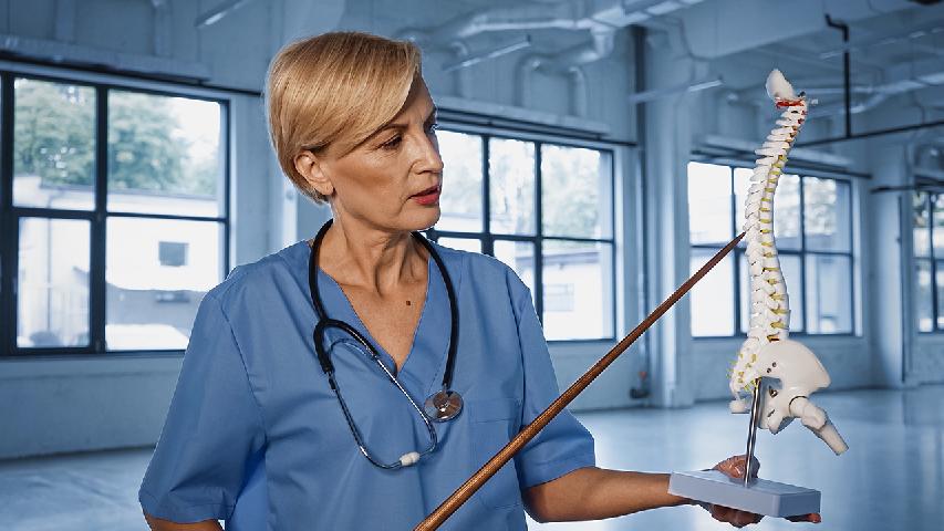 急性腰背部扭傷后可致腰肌勞損