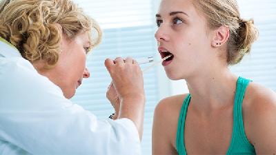 喉癌患者的喉镜检查因病而异