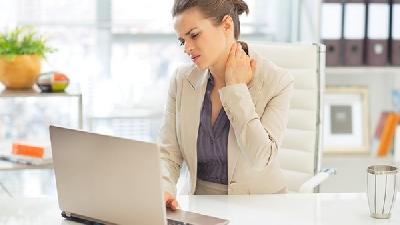 坚持慢步对预防颈椎病有益