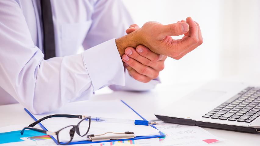 专家讲解几种比较主要的手汗症的治疗方法