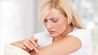 江西一高校学生到小诊所治痤疮昏迷半年