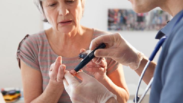老年糖尿病乳酸性中毒有哪些表现及如何诊断？
