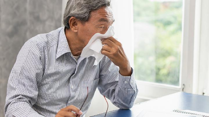 过敏性鼻炎患者的症状表现是什么