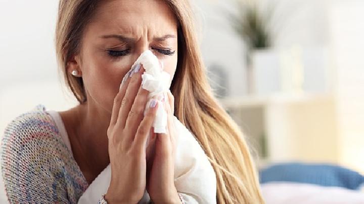 患上过敏性鼻炎会出现什么症状？