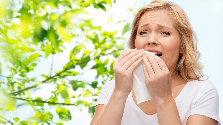 过敏性鼻炎有哪些典型症状？
