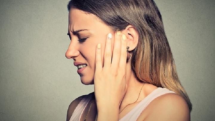 胆脂瘤型中耳炎有哪些并发症
