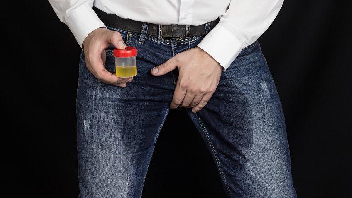 男人尿液易夺门而出从小便射程测男性前列腺功能