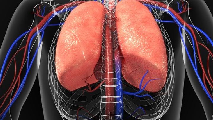 肺气肿是由什么原因引起的？