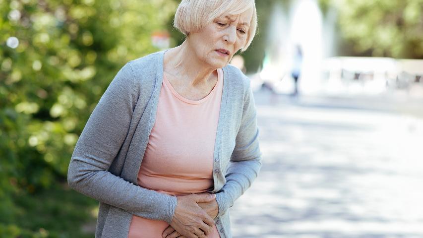 胃溃疡患者会出现周期性节律性上腹痛