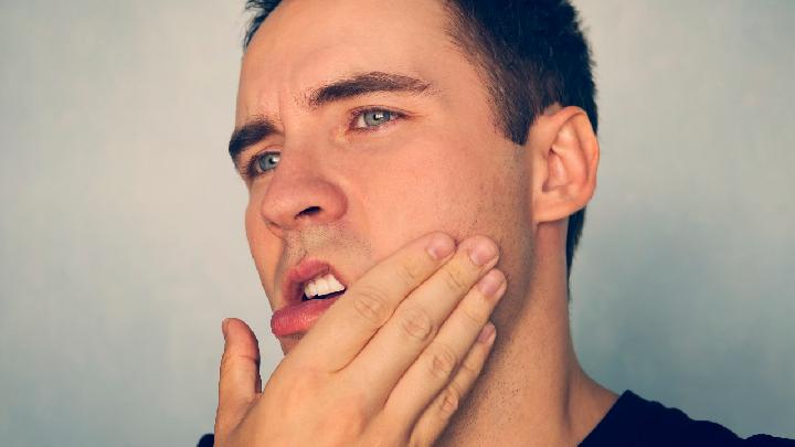 面肌痉挛有哪些并发症？