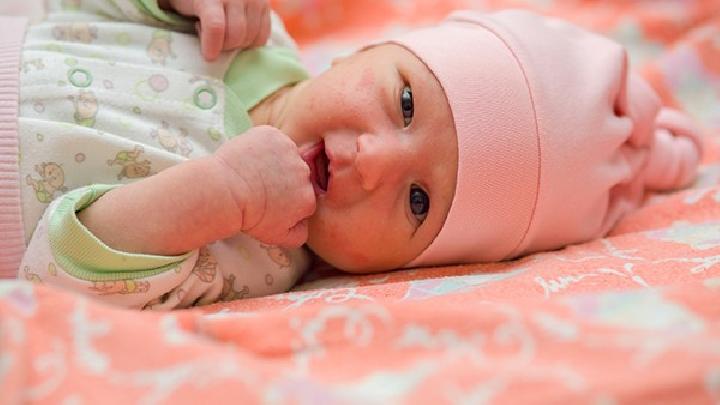 新生儿呛奶怎么处理5个方法可预防新生儿呛奶
