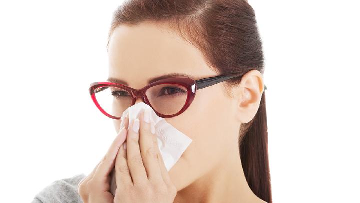 为什么鼻炎很容易在春季发生鼻炎发作通常会有这些症状