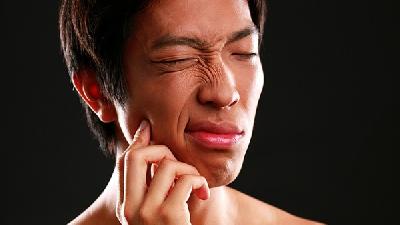牙周炎出现时的几种症状表现