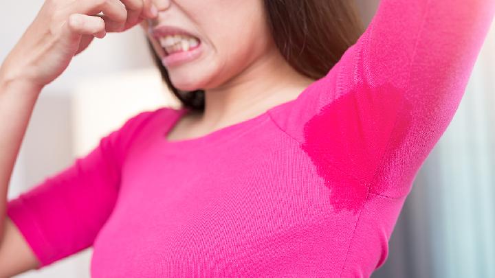腋臭的症状表现是什么呢