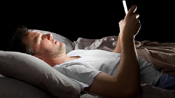 女性经期可能导致失眠多梦