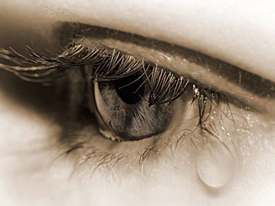 哭瞎了眼其实是一种病而且还不轻
