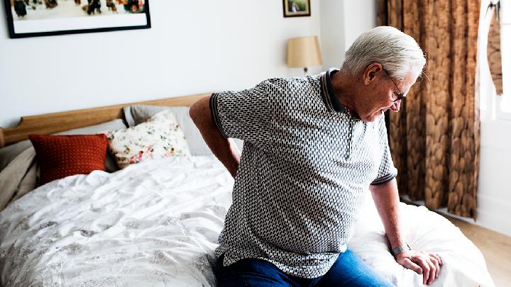 腰椎病对老年的危害有哪些