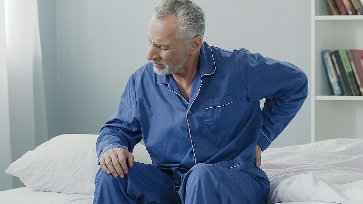 腰间盘突出的发病原因具体有哪些