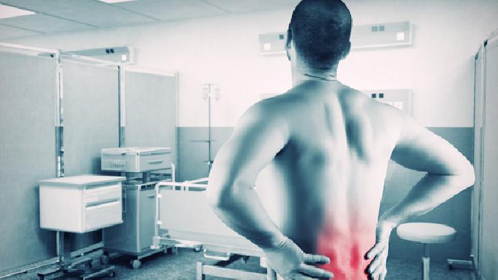 运动员胸背与腰背痛有哪些表现及如何诊断？