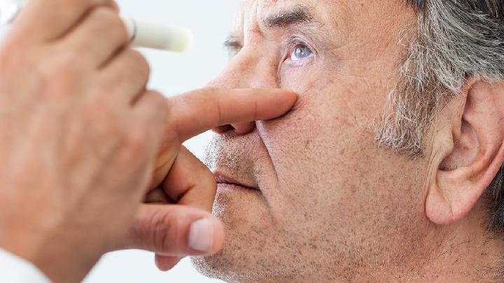 眼眶转移性肿瘤是由什么原因引起的？