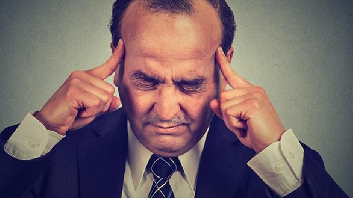 颅内占位性病变引起的头痛可以并发哪些疾病？