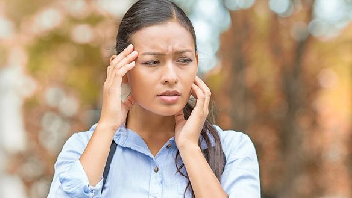 偏头痛头痛期的症状表现有哪些？