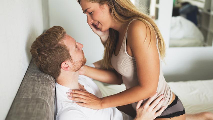 夫妻怎样打造浪漫性爱 值得尝试的7种性交体位
