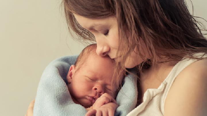 新生儿睡前吃奶粉好吗新生儿的吃奶习惯也是很重要的