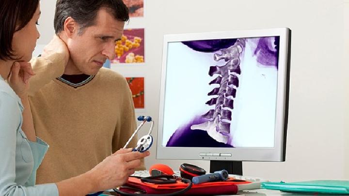 慢性劳损性颈背部筋膜纤维织炎有哪些表现及如何诊断？