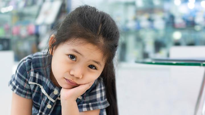 儿童自闭症的早期症状有哪些方面