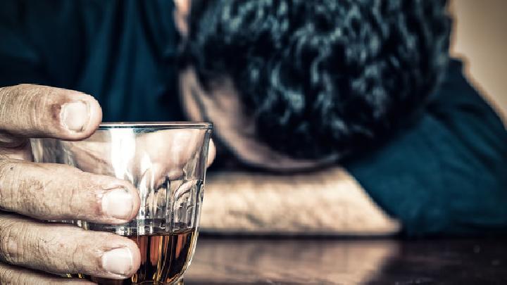 如何进行急性酒精中毒的诊断　　