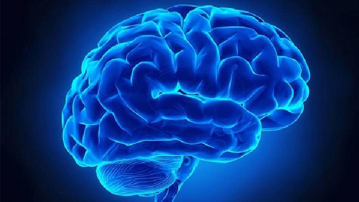 脑动静脉畸形是由什么原因引起的？
