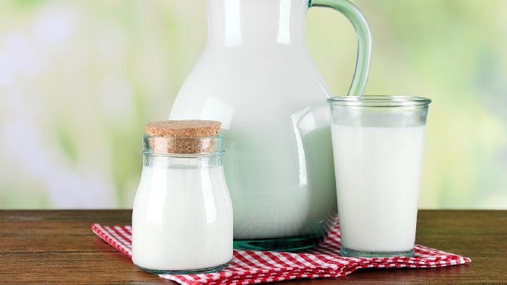 早上什么时候喝牛奶最好空腹喝牛奶腹泻是怎么回事