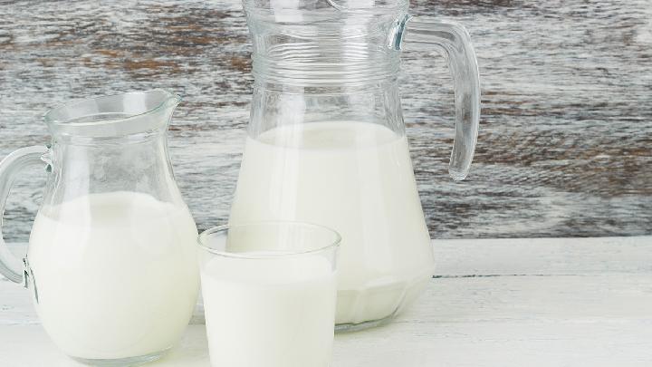 喝牛奶可以美白吗教你四个利用牛奶美白的方法