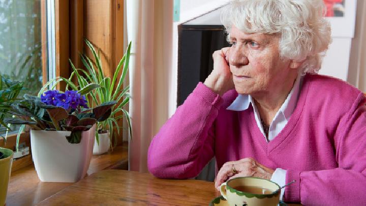 哪些食物对于避免老年痴呆有帮助？